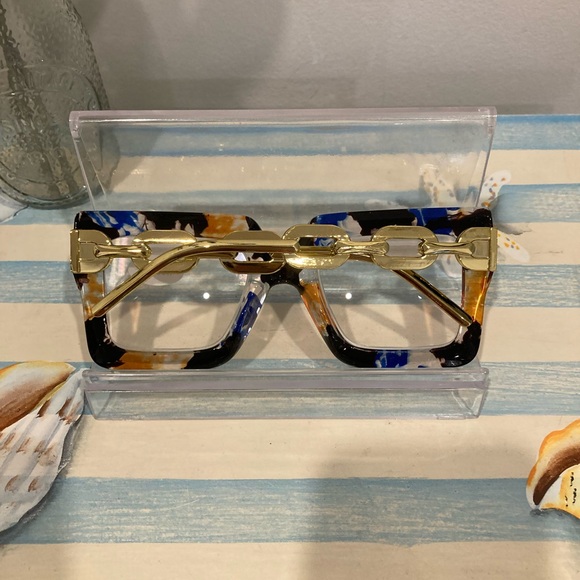 Trendy, Oversized Square Fashion Reading Glasses
400 Strength - Picture 6 of 6